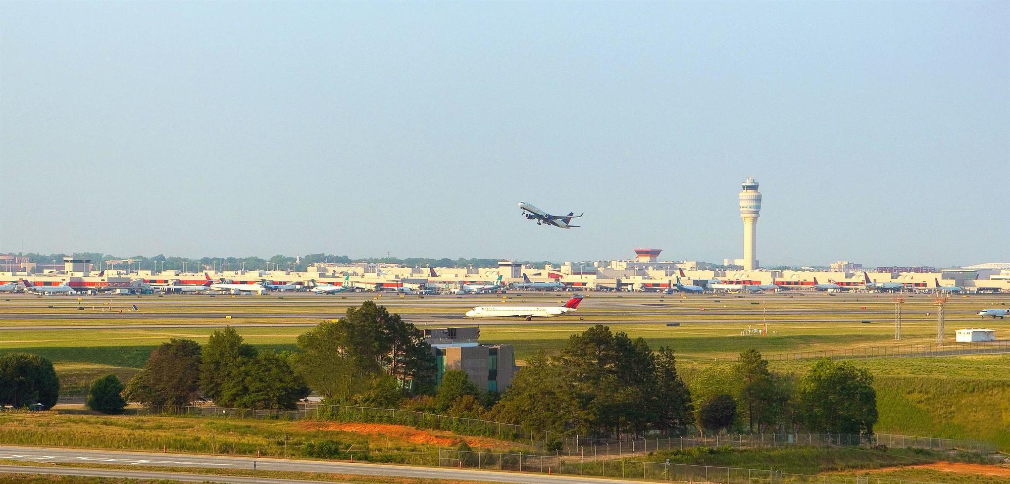Sheraton Atlanta Airport Hotel College Park Bagian luar foto